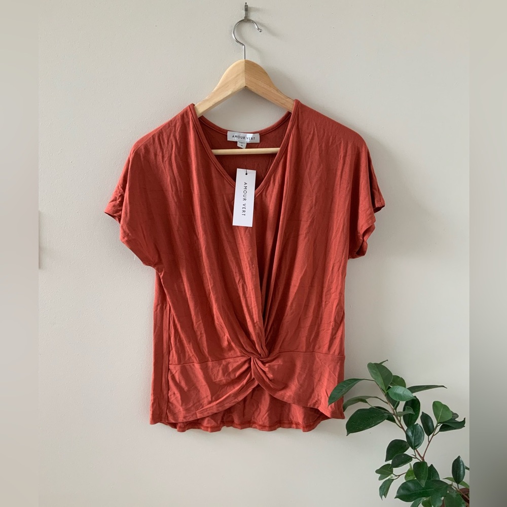 Amour vert - NWT - Burnt orange tee - M